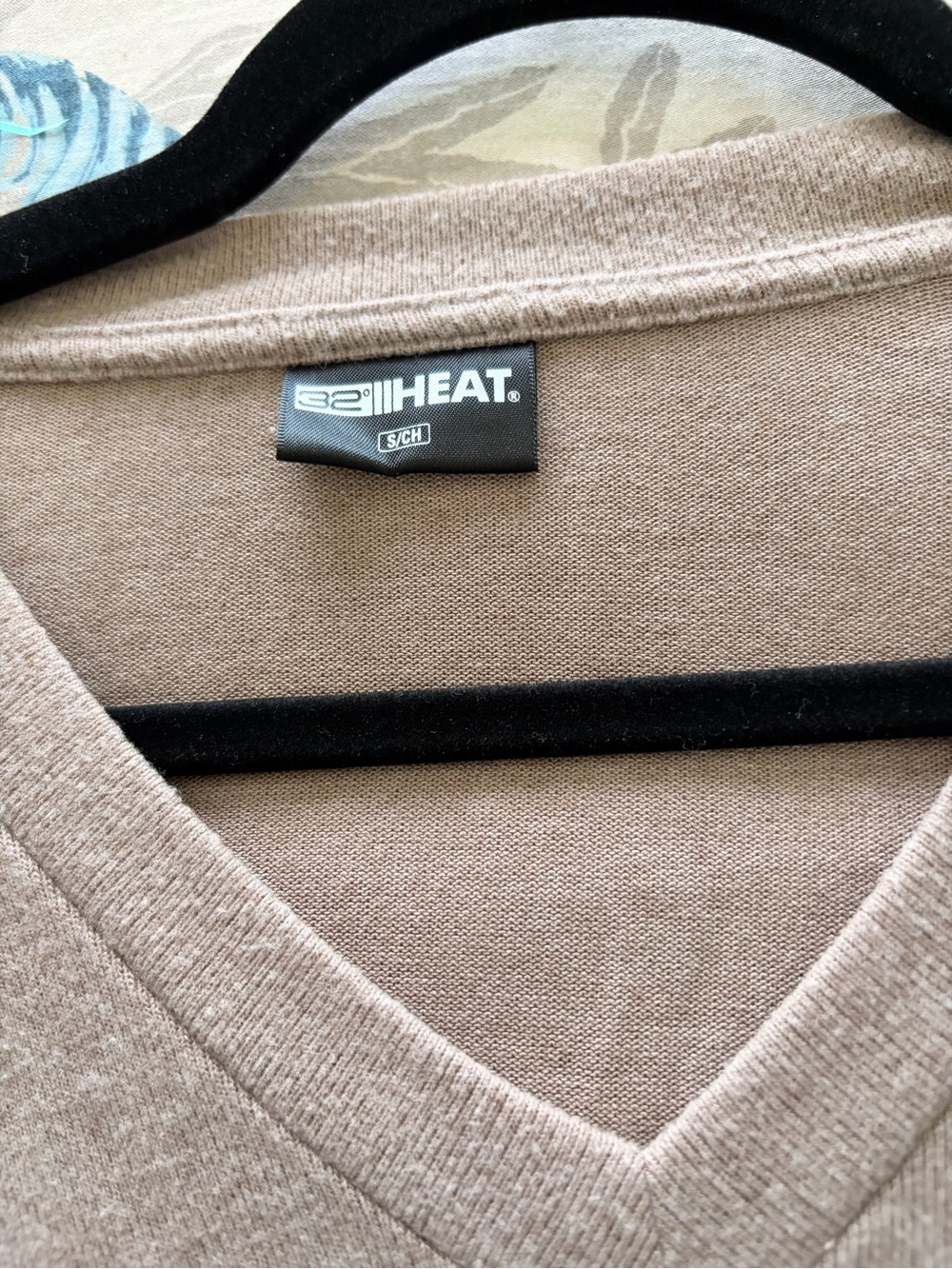 Women’s V-Neck Sweater in Taupe